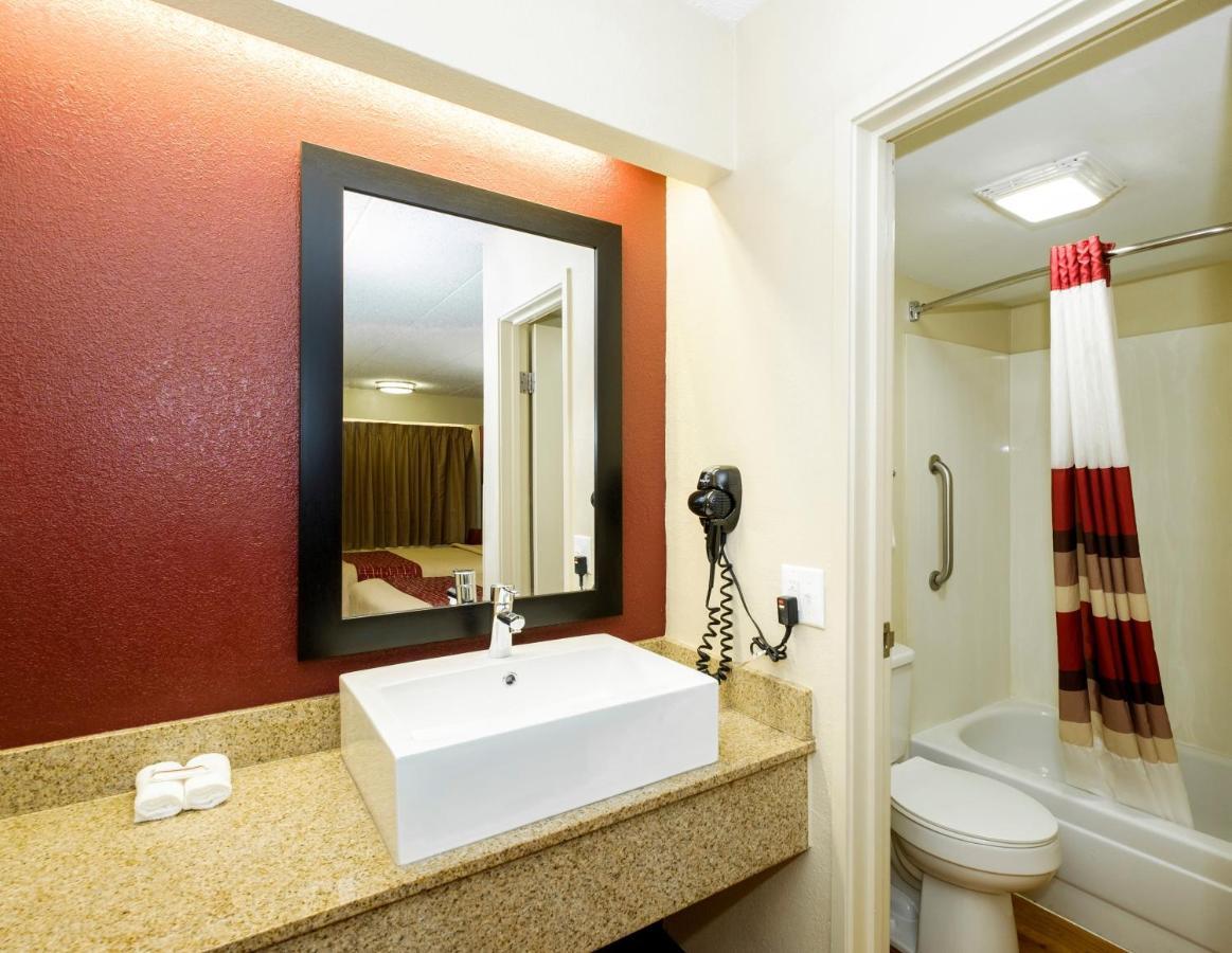 Red Roof Inn Columbus West - Hilliard New Rome Экстерьер фото