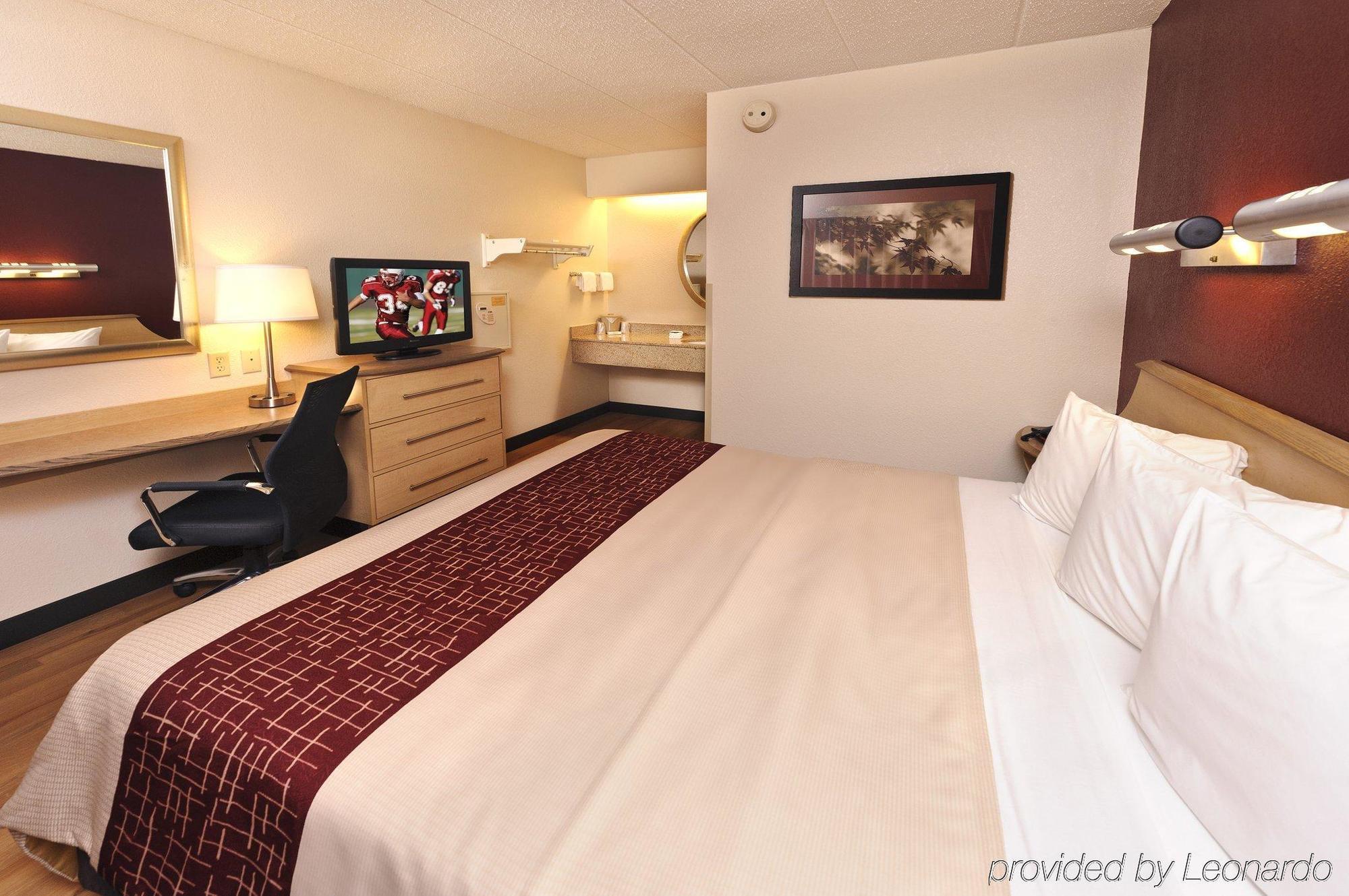 Red Roof Inn Columbus West - Hilliard New Rome Экстерьер фото