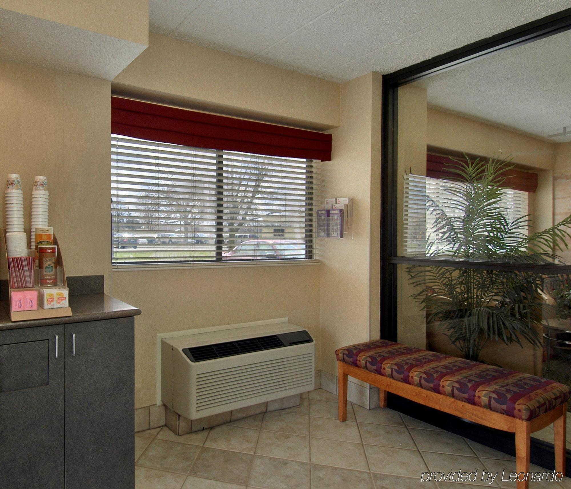 Red Roof Inn Columbus West - Hilliard New Rome Экстерьер фото