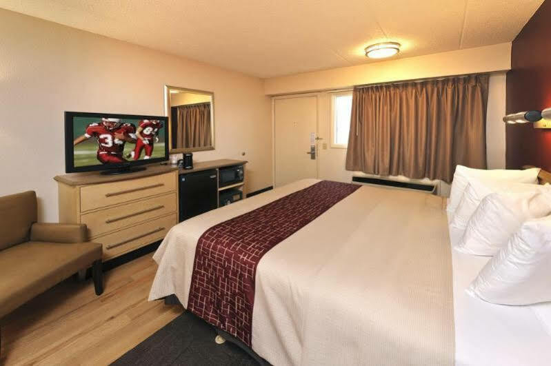 Red Roof Inn Columbus West - Hilliard New Rome Экстерьер фото